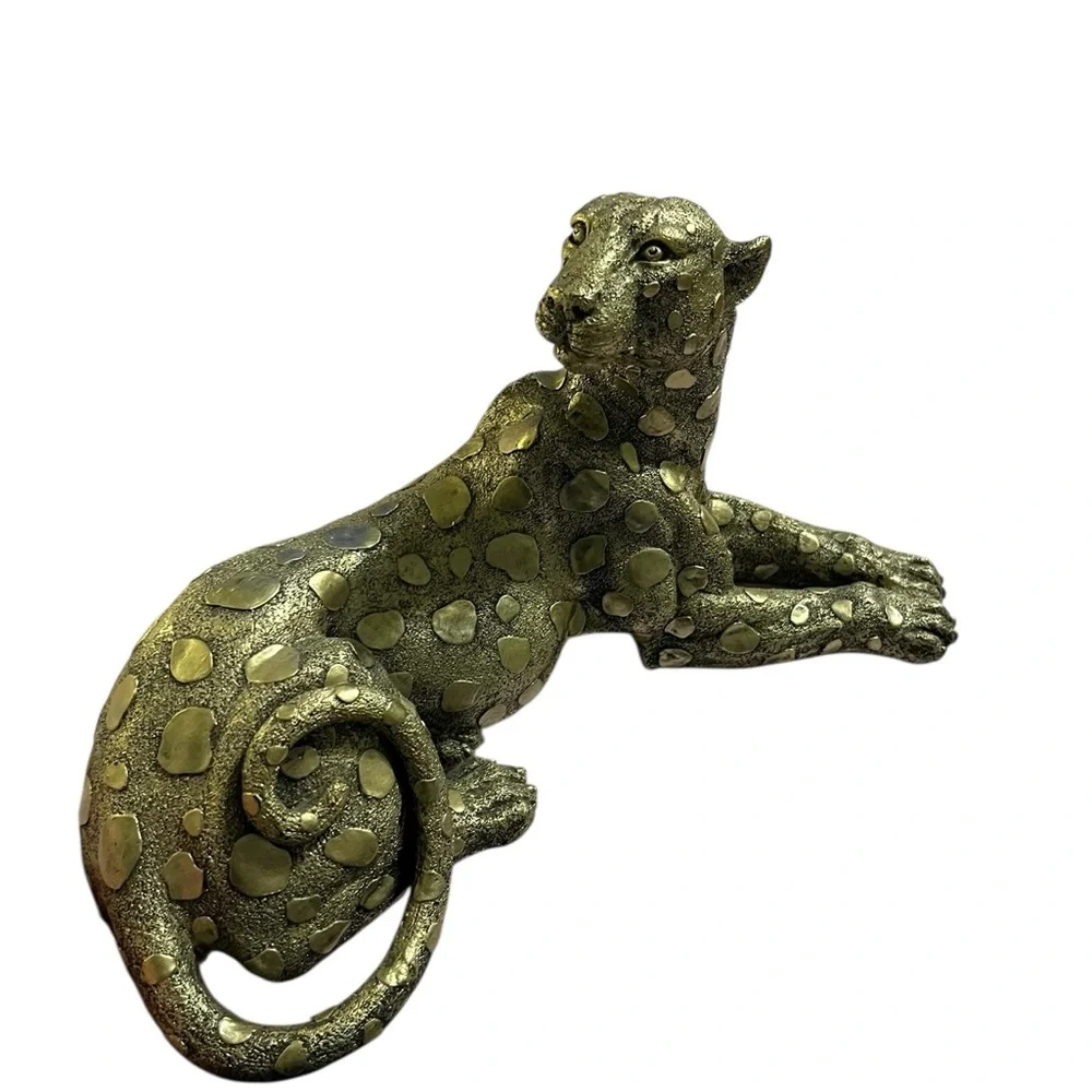 Leopard seated figurine
